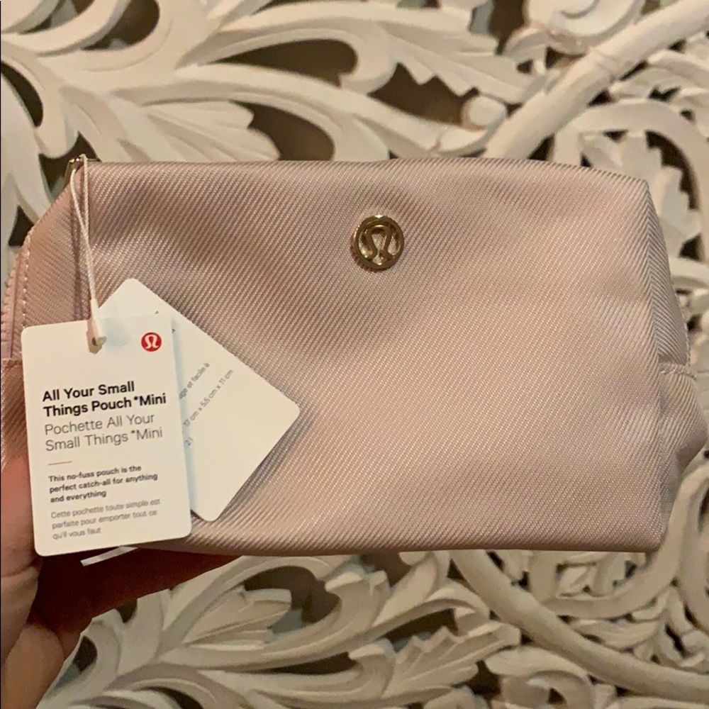 Lululemon blush mini pouch